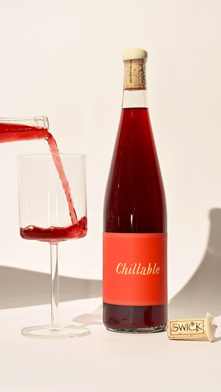 Animated GIF showcasing Swick Wines 2022 Chillable Red bottle and label details